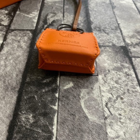 Hermès orange charm limited item - Picture 4 of 5